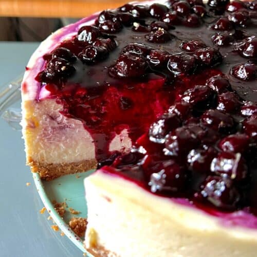 Blueberry lemon cheesecake with blueberry sauce on top