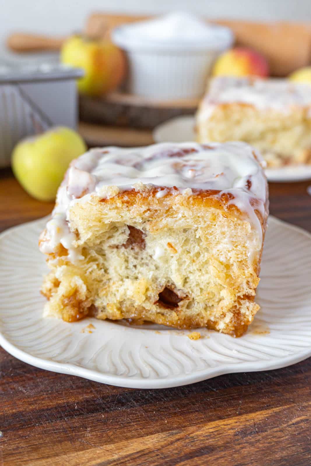 apple pie cinnamon roll in a white plate