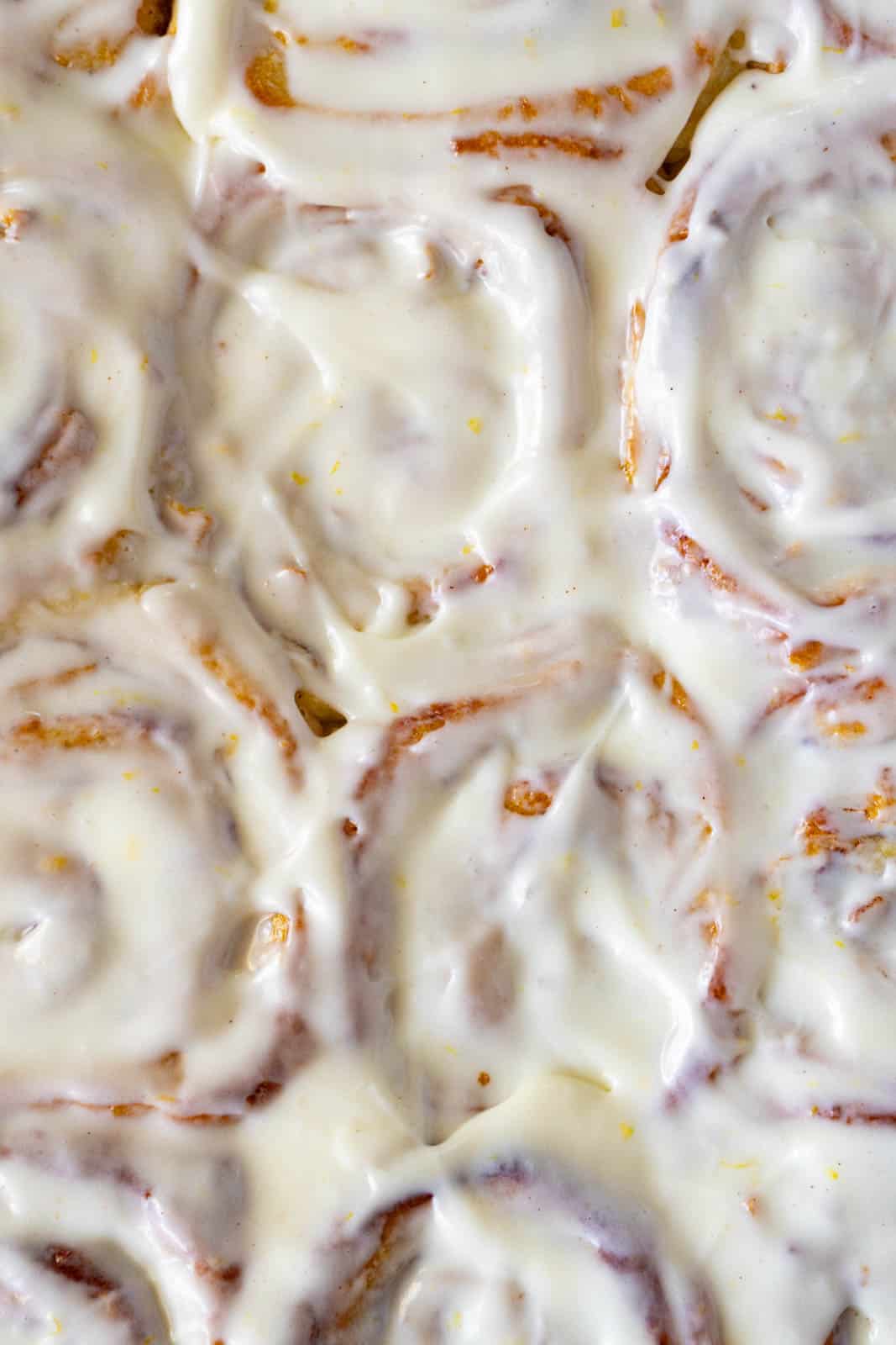 frosted cinnamon roll sin a pan