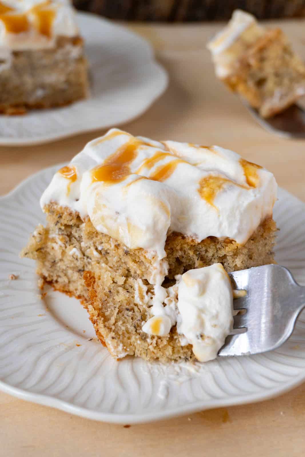 banoffee cake slice in a white plate